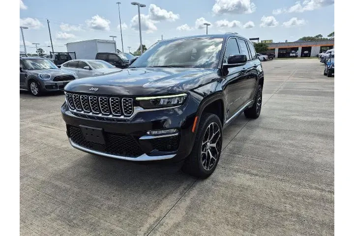 $37386 : Jeep Grand Cherokee 2023 4x4 image 1