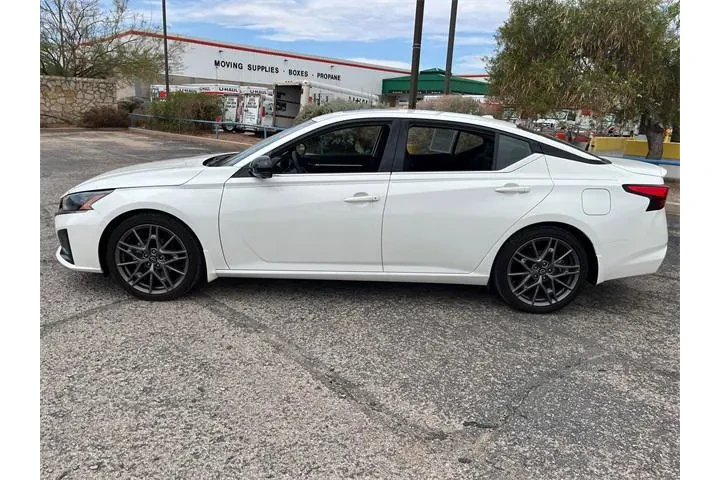 $26462 : Nissan Altima 2024 2.0 SR 4d image 4
