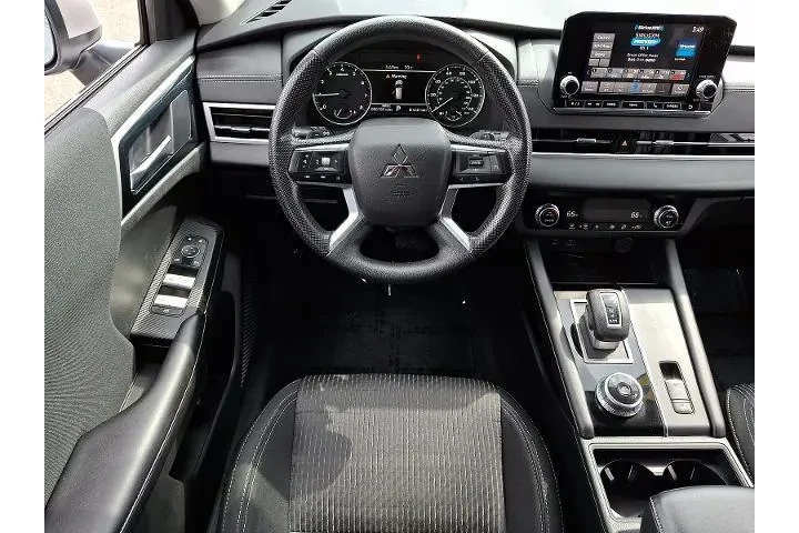 $17688 : Mitsubishi Outlander 2022 ES image 10