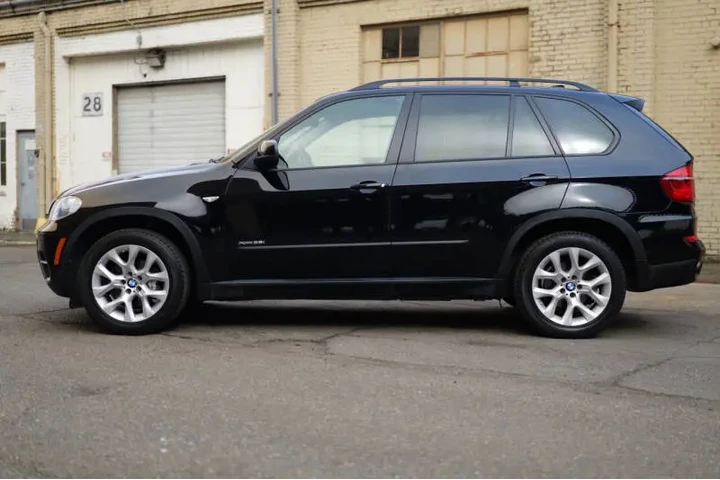 $8988 : 2011 BMW X5 xDrive35i image 6