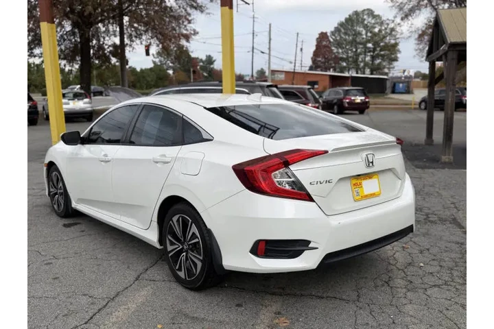2018 Civic EX-T image 4