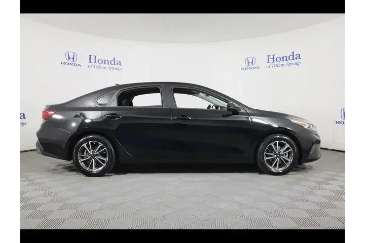 $19875 : Kia Forte 2023 LXS 4dr Sedan image 8