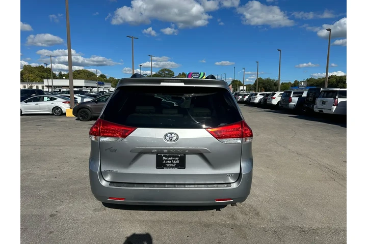 $6980 : 2013 Sienna 5dr 7-Pass Van V6 image 3