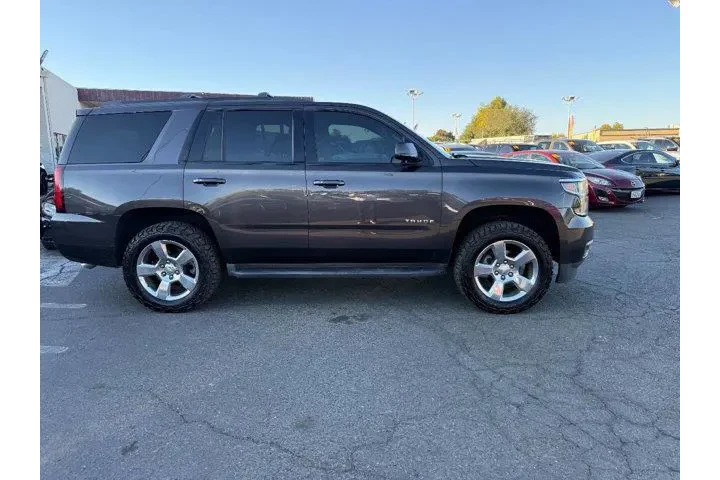 $26232 : Chevrolet Tahoe 2017 4x4 LT image 2