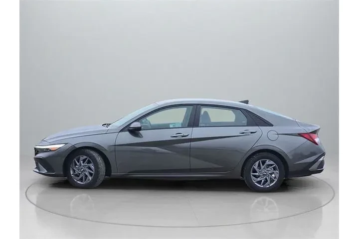 $19888 : Hyundai ELANTRA 2024 SEL 4dr image 4
