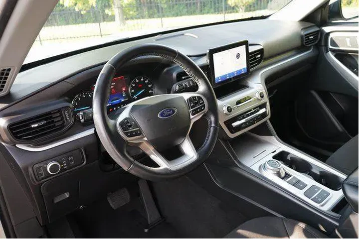 $24274 : Ford Explorer 2022 XLT 4dr S image 3