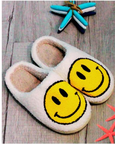 $15 : Woman slippers image 4