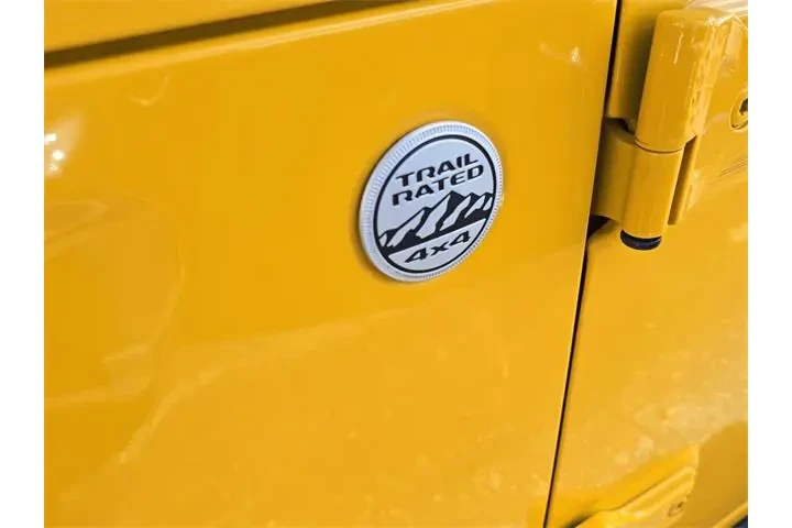 $24590 : Jeep Wrangler Unlimited 2021 image 9