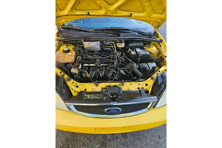 $2000 : Ford Focus 2004 image 9