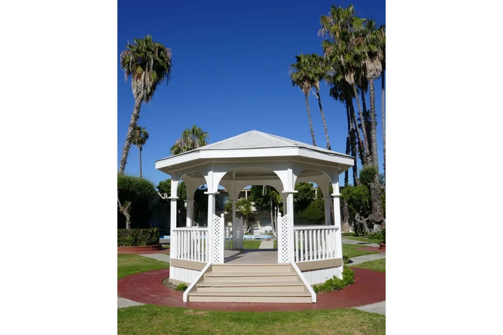 Golden Sails Hotel image 6