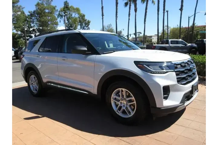 $36823 : Ford Explorer 2025 Active 4d image 6