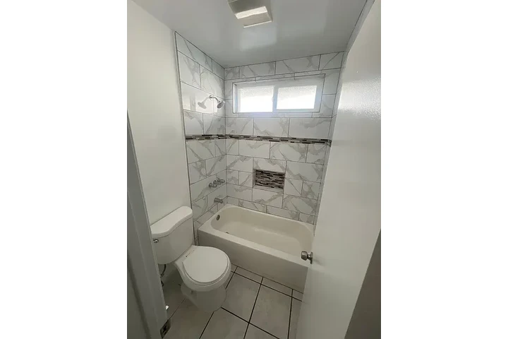 $1700 : This house is available image 5