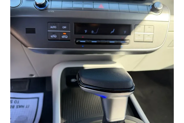 $24000 : Hyundai KONA 2025 AWD SEL 4d image 7