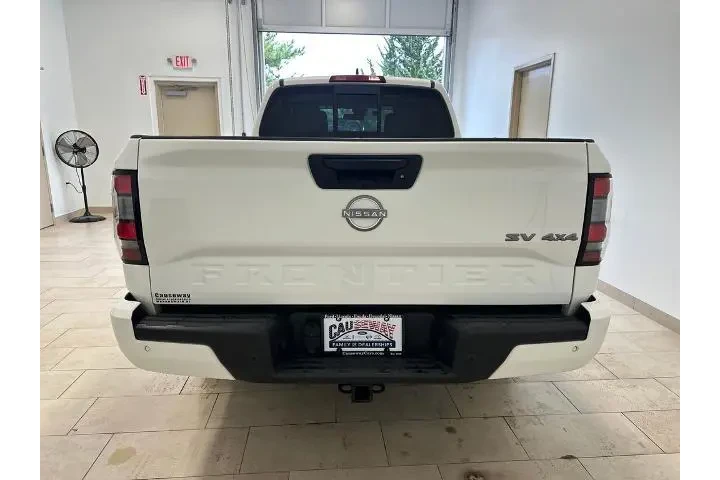 $28543 : Nissan Frontier 2022 4x4 SV image 6
