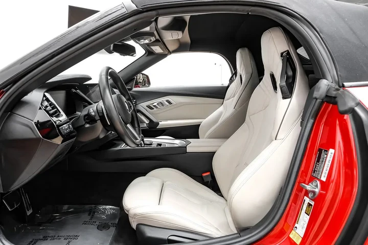 $31990 : 2019 Z4 sDrive30i image 4