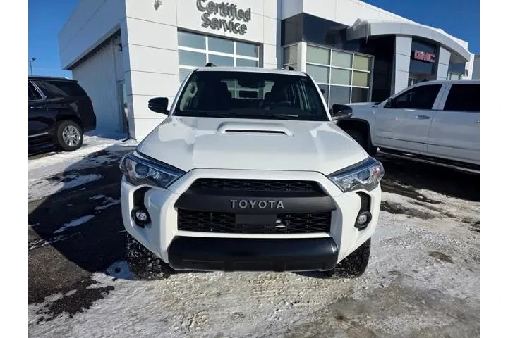 $39995 : Toyota 4Runner 2021 4x4 Vent image 2