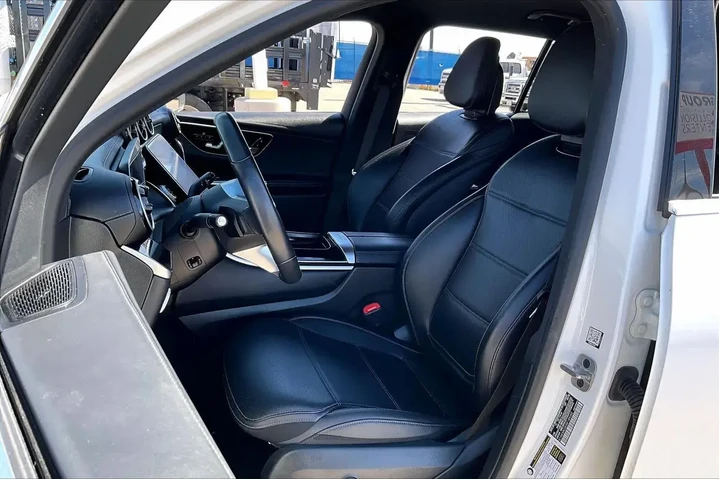 $32079 : Mercedes-Benz GLC 2024 GLC 3 image 8