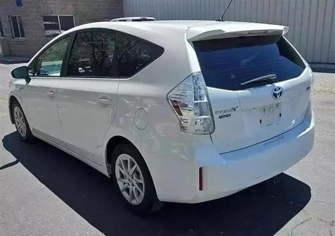 $10999 : 2012 TOYOTA PRIUS V image 8