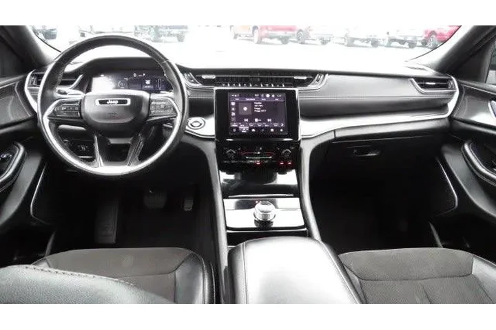 $32971 : Jeep Grand Cherokee 2022 4x4 image 2