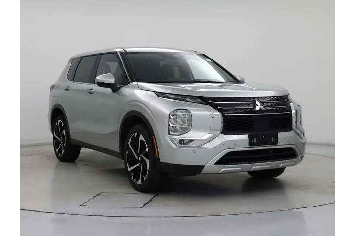 $23998 : Mitsubishi Outlander 2024 SE image 1