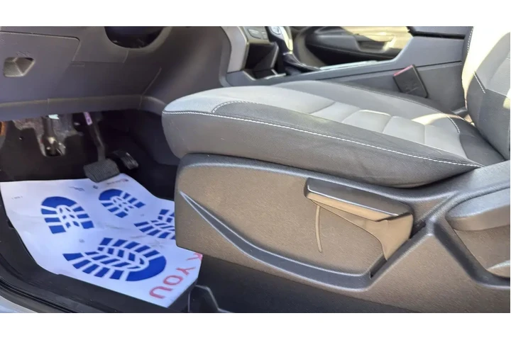 $9857 : Ford Escape 2017 S 4dr SUV image 9