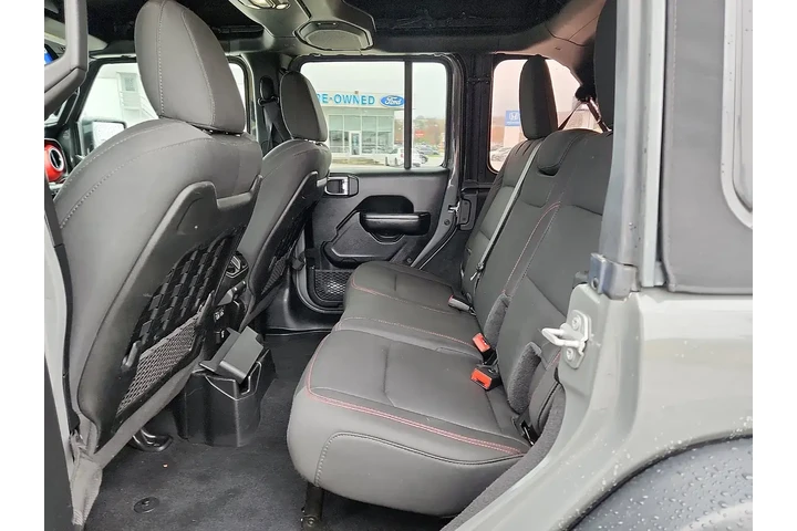 $29687 : Jeep Wrangler Unlimited 2021 image 6