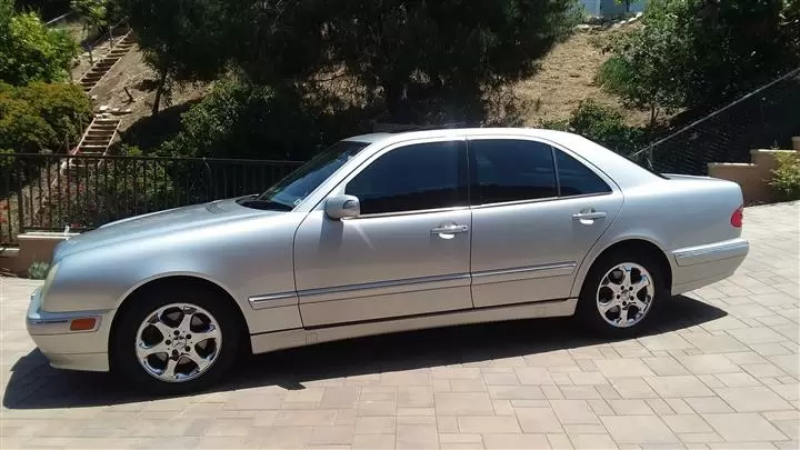 $3900 : Mercedes Benz E320 2002 image 2