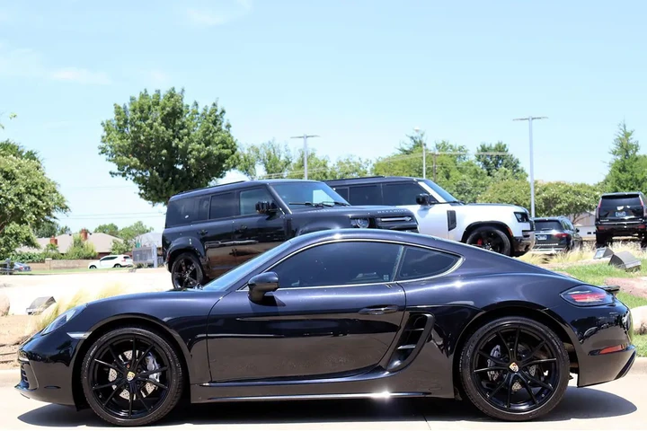 $43781 : 2018 718 Cayman image 9