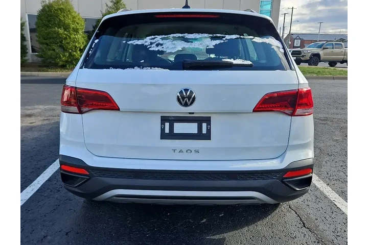 $17895 : Volkswagen Taos 2024 S 4dr S image 6