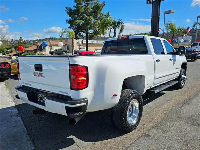 $47995 : 2016 GMC Sierra 3500HD image 9