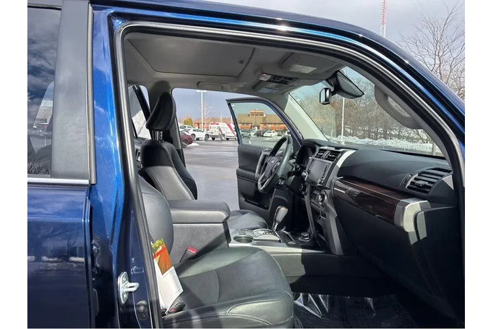 $40000 : Gold Certified2020 4 RUNNER image 6