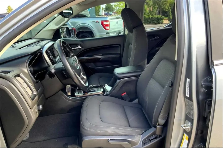 $20526 : GMC Canyon 2020 4x2 SLE 4dr image 7