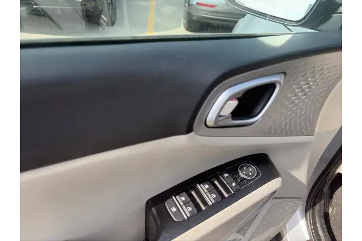 $14250 : Kia Soul 2020 S 4dr Crossove image 3