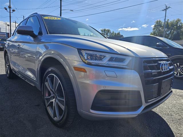 $17900 : 2019 Q5 image 2