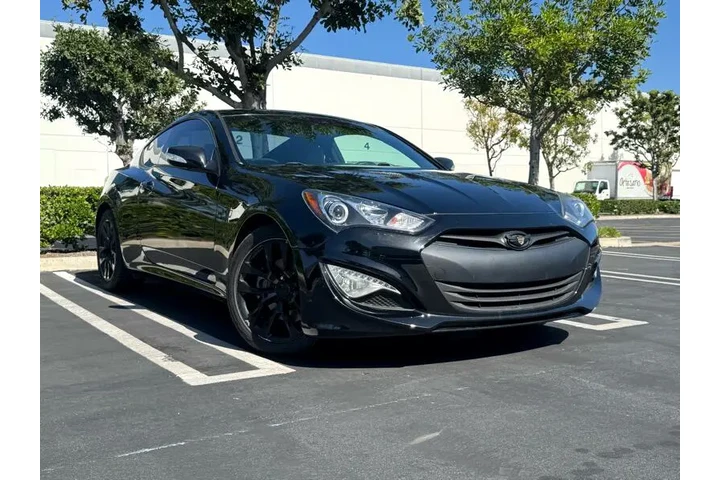 2016 Genesis Coupe 3.8 8AT image 1