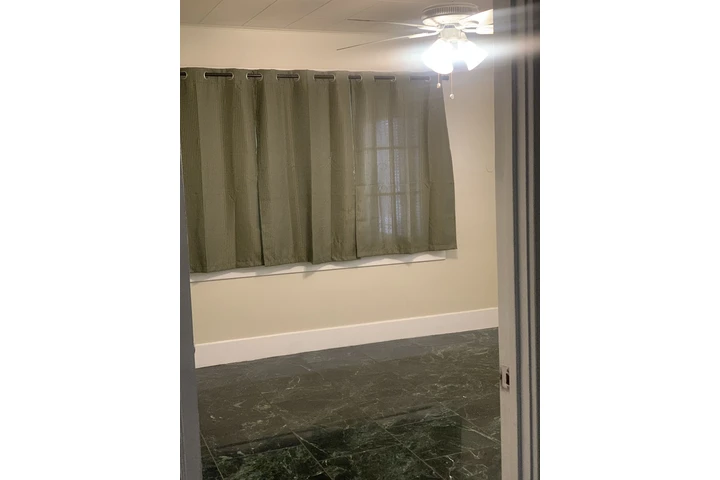$900 : Se renta una recamara image 2