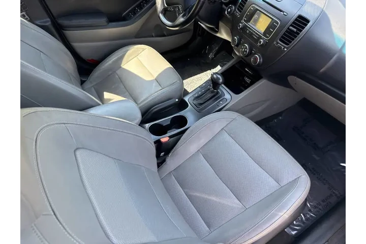 $7999 : 2015 Forte5 EX image 8