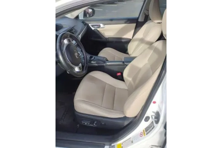 $12988 : Lexus CT 200h 2013 4dr Hatch image 7