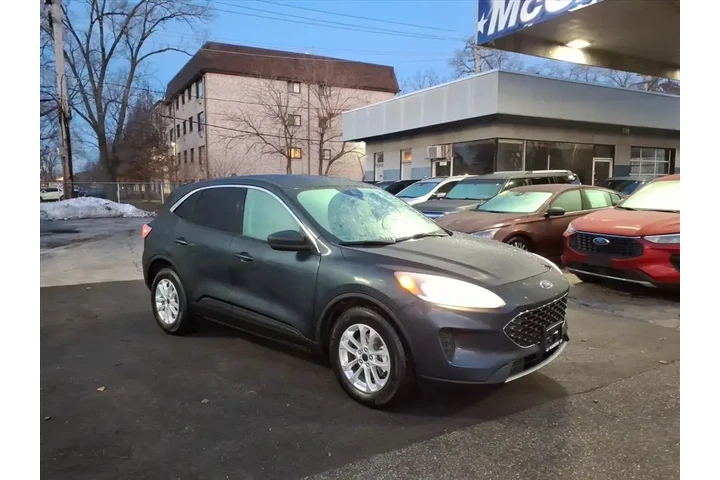 $24930 : Ford Escape 2022 SE 4dr SUV image 1
