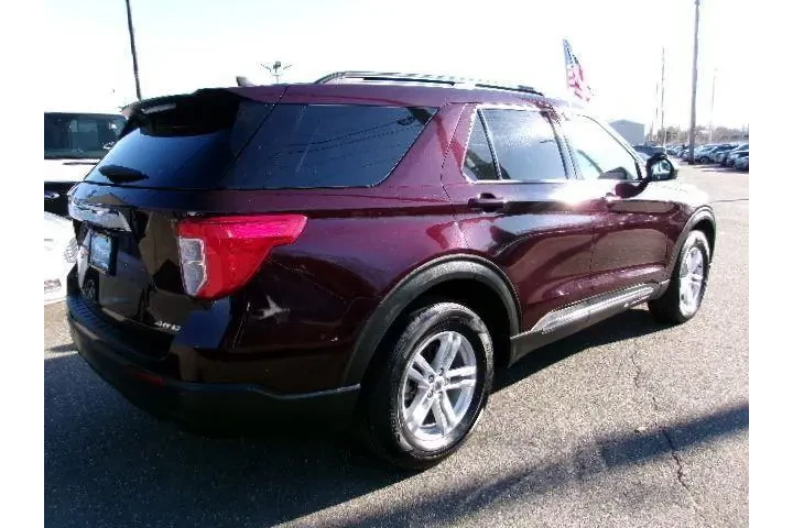 $30996 : Ford Explorer 2023 AWD XLT 4 image 7