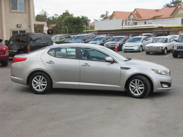 $7900 : 2013 Optima LX image 4