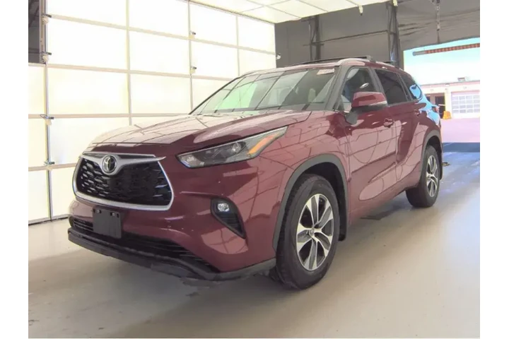 $36699 : Toyota Highlander 2023 AWD L image 2