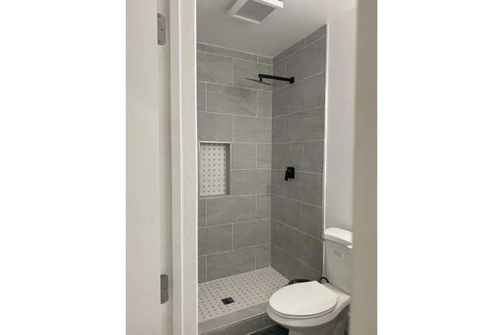 $1450 : Single en Downey image 1