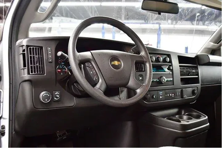 $39994 : Chevrolet Express 2024 LT 35 image 9