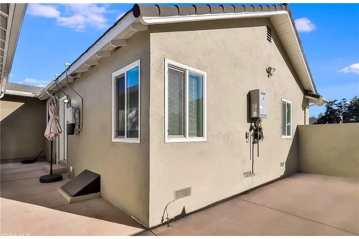$2950 : Home of convenience!!! image 7