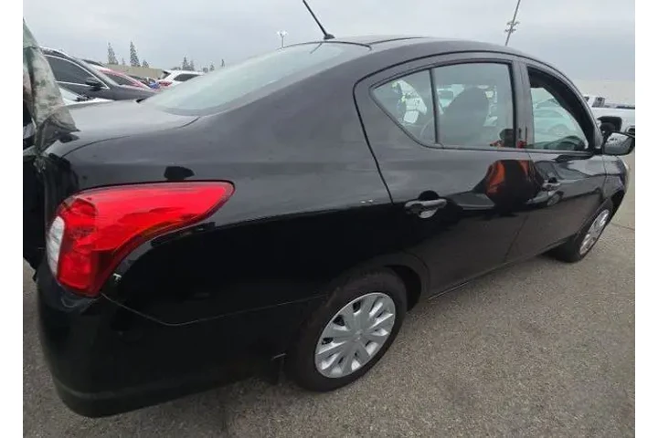 $8900 : Nissan Versa 2016 1.6 S 4dr image 2