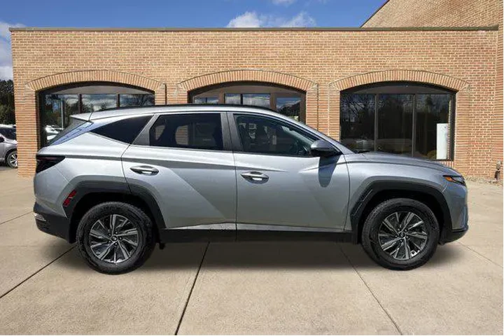 $23250 : Hyundai TUCSON Hybrid 2022 A image 2