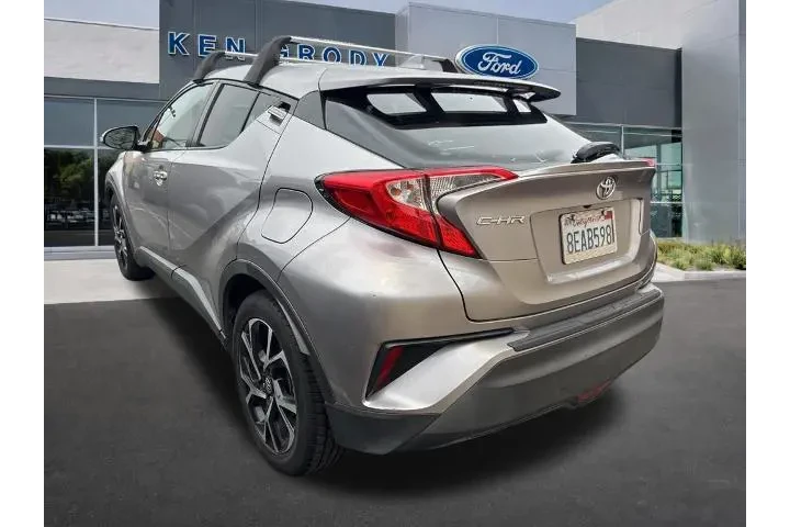 $16290 : Toyota C-HR 2018 XLE 4dr Cro image 5