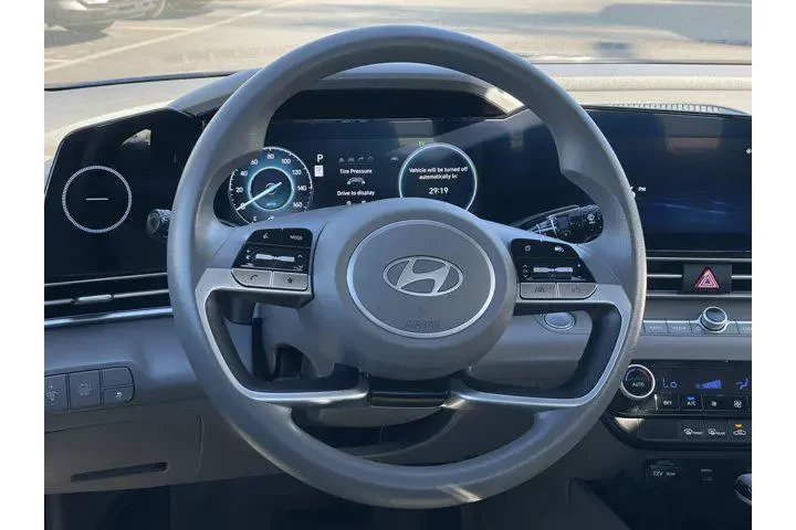 $22995 : Hyundai ELANTRA Hybrid 2024 image 7