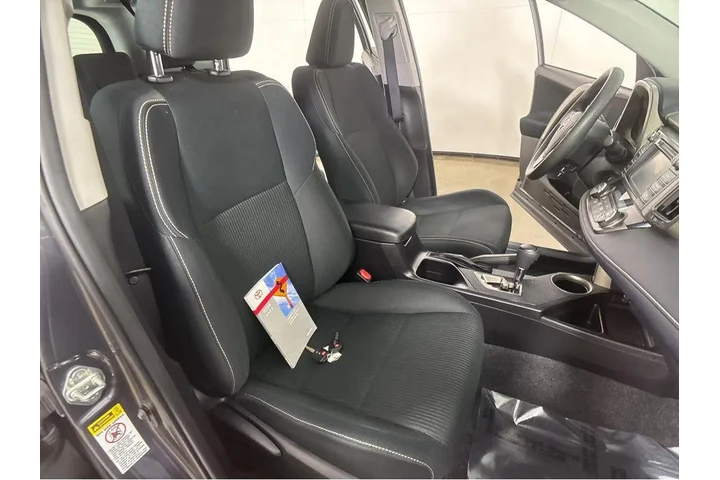 $18400 : 2015 RAV4 XLE image 6